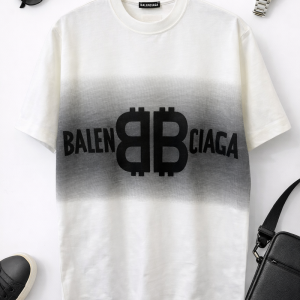 Tricou Balenciaga – Design modern cu impact vizual puternic